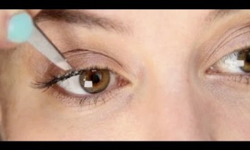 Lisa Eldridge – How To Apply Individual False Eyelashes Tutorial