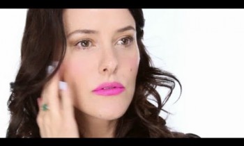 How To Wear Really Bright Lipstick Tutorial