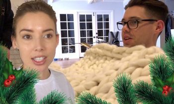 THE BEST BLANKET EVER | DECORATING FOR THE HOLIDAYS